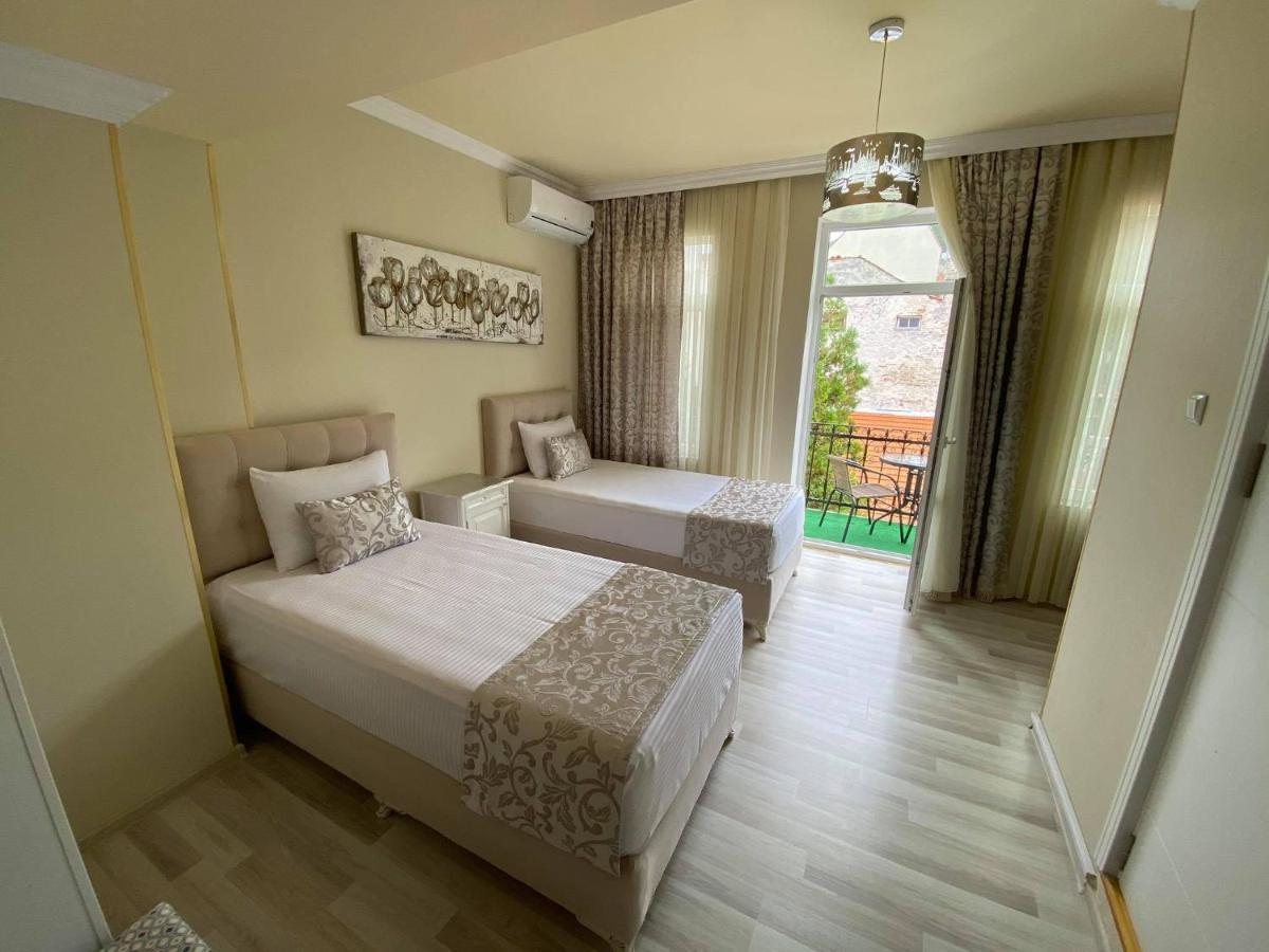 Otantik Shumen Hotel ภายนอก รูปภาพ
