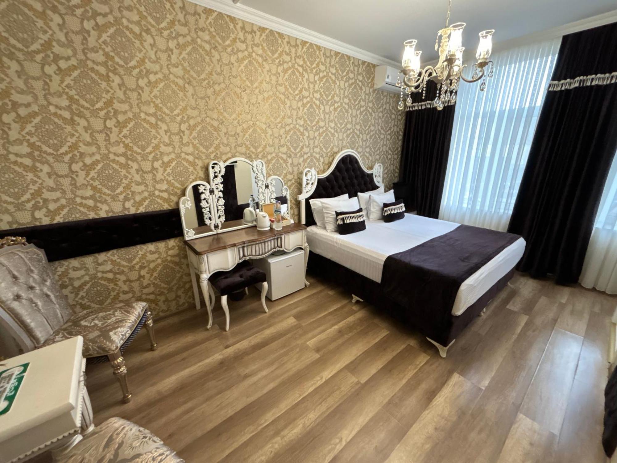 Otantik Shumen Hotel ภายนอก รูปภาพ