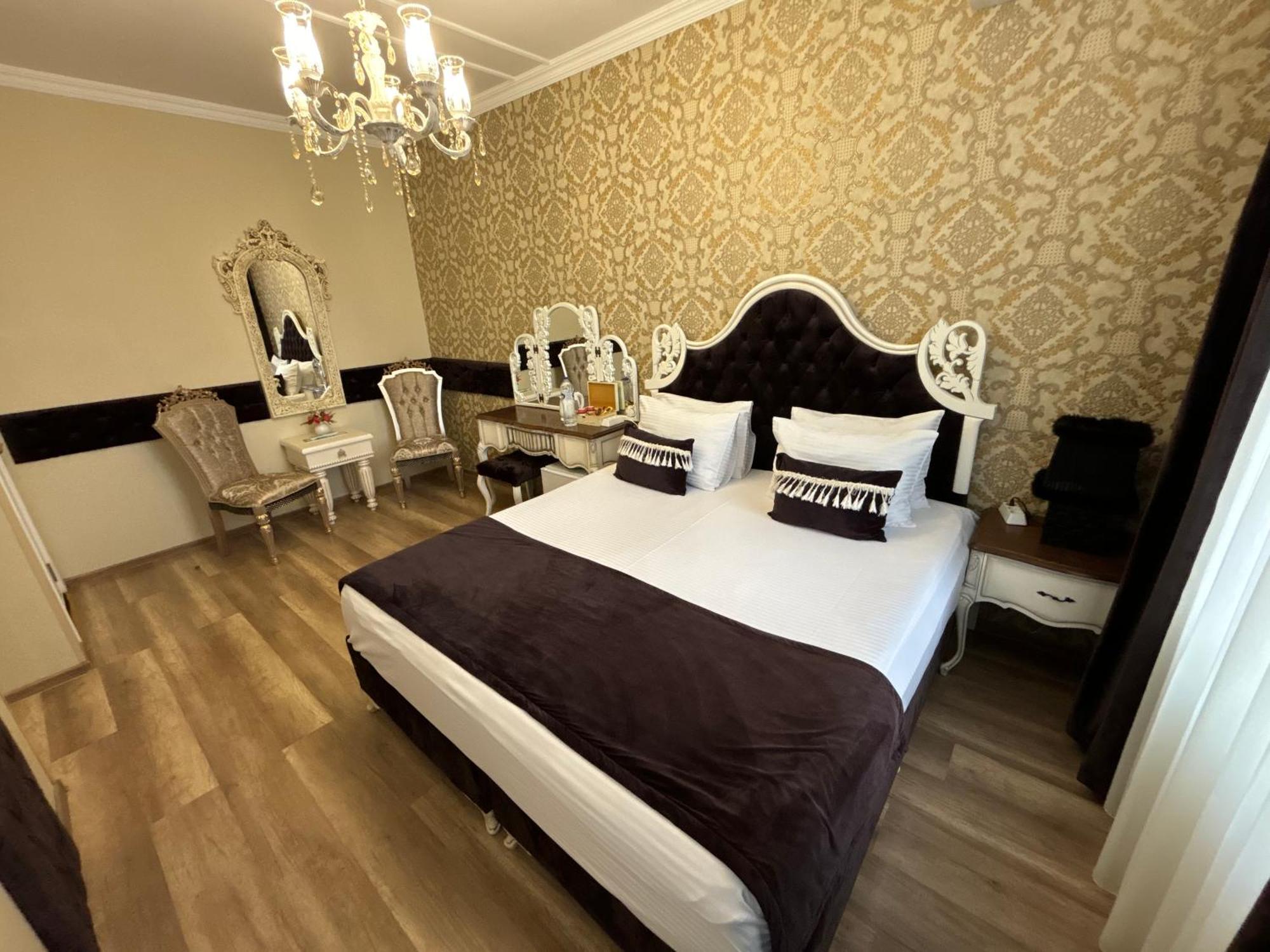 Otantik Shumen Hotel ภายนอก รูปภาพ