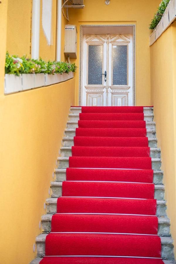 Otantik Shumen Hotel ภายนอก รูปภาพ